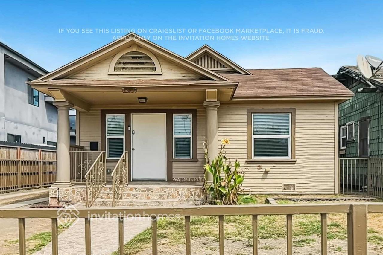 1873 W 38th Pl