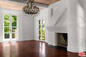 featured image of 602 N Bedford Dr