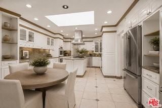 602 N Bedford Dr - Photo 3 of 7