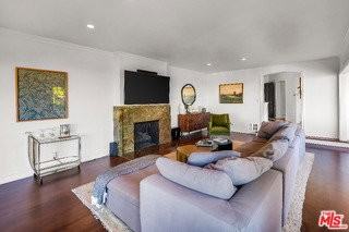 1398 Miller Dr - Photo 4 of 8