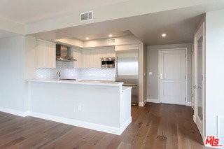 1500 S Beverly Dr #102 - Photo 2 of 8