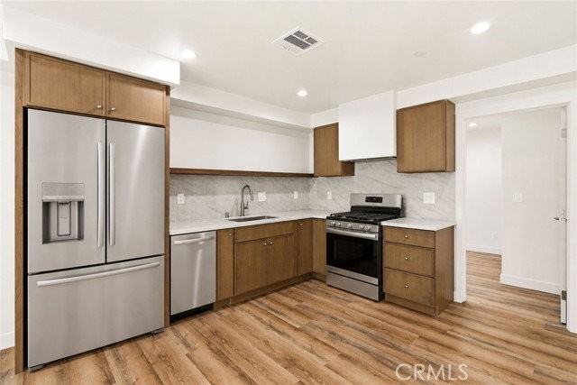 1122 N Beachwood Dr #1-2 - Photo 2 of 8