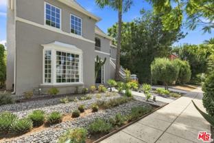 432 N Genesee Ave - Photo 1 of 1