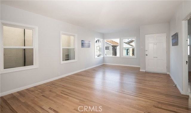 138 35th St - Photo 4 of 8