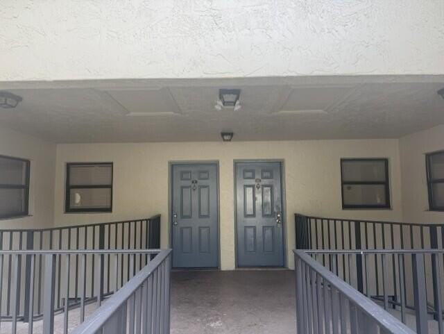 1495 Lake Crystal Dr #G - Photo 2 of 15