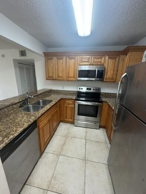 1495 Lake Crystal Dr #G - Photo 4 of 15