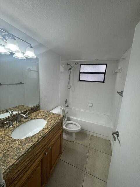 1495 Lake Crystal Dr #G - Photo 7 of 15