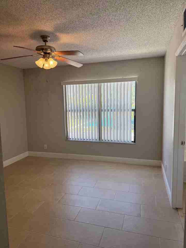1440 Lake Crystal Dr #H - Photo 5 of 10