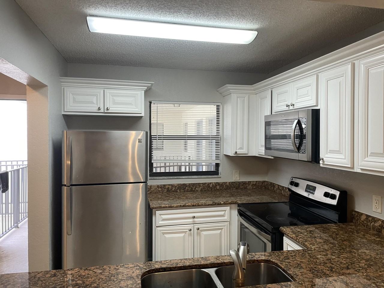 1440 Lake Crystal Dr #H - Photo 7 of 10