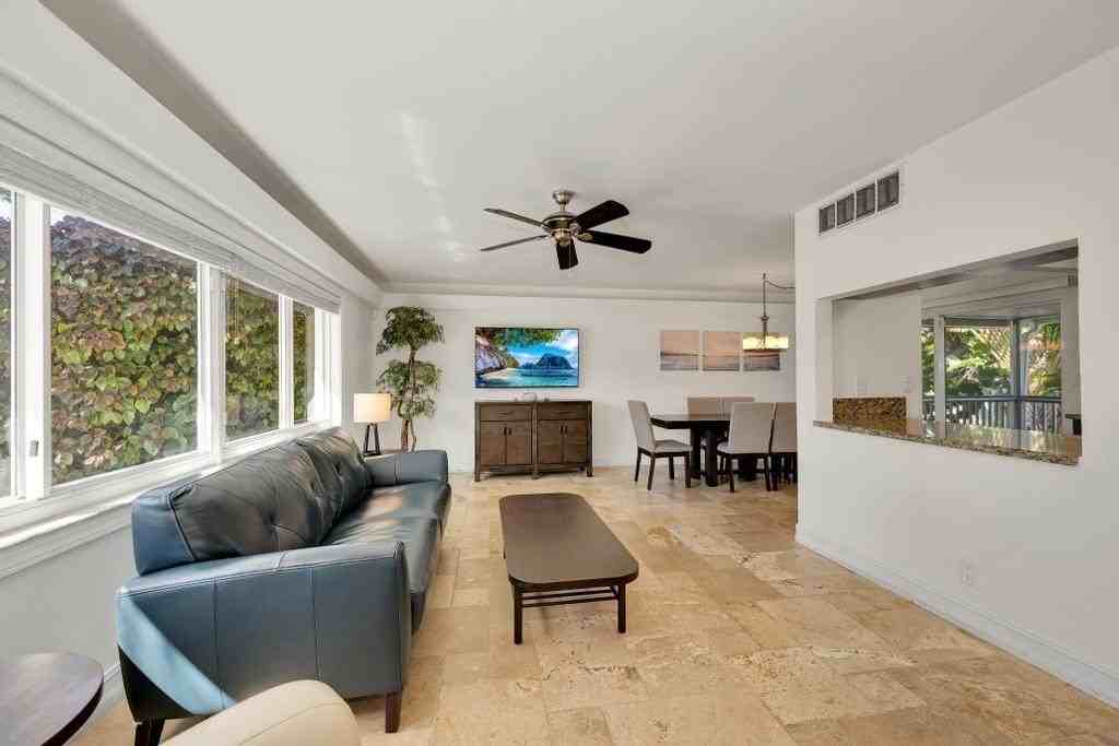 1771 Ne 35th St - Photo 4 of 38