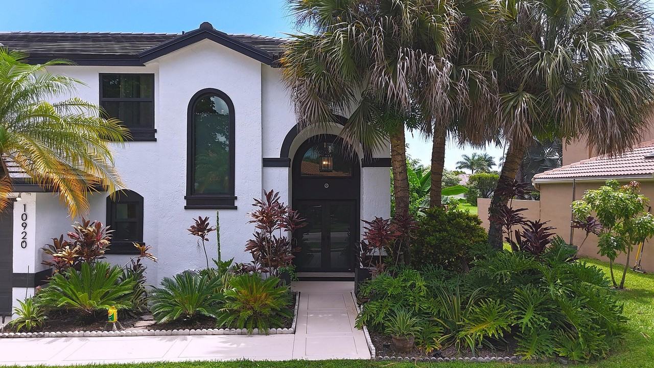 10920 Haydn Dr - Photo 2 of 37