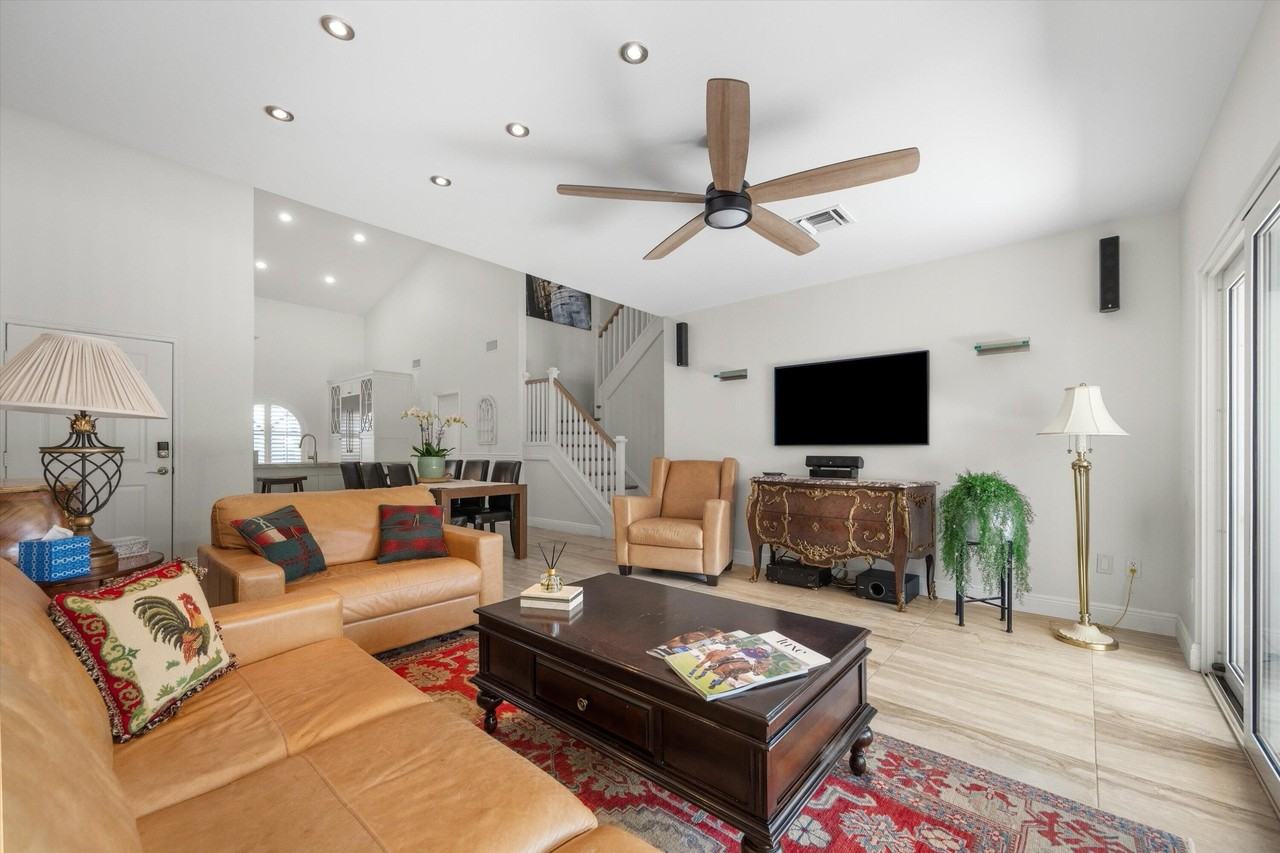 13514 Fountain View Blvd - Photo 7 of 30