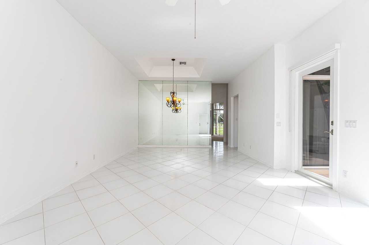 17282 Bermuda Village Dr #C - Photo 5 of 24