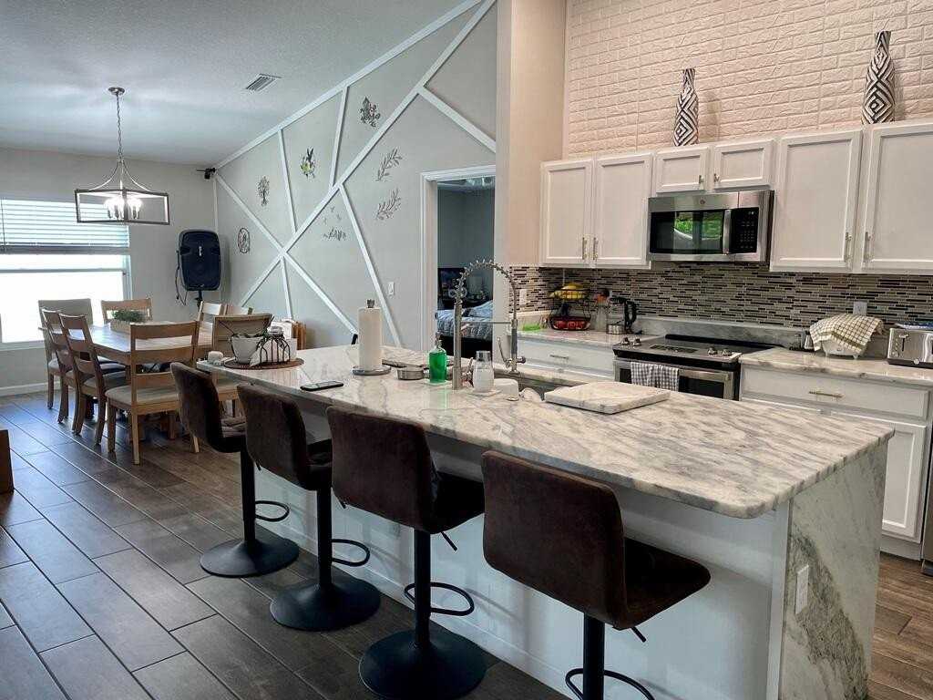 1097 Sw Dartmouth Ave - Photo 5 of 17
