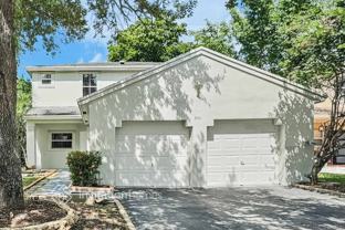 260 Nw 207th Way - Photo 1 of 1