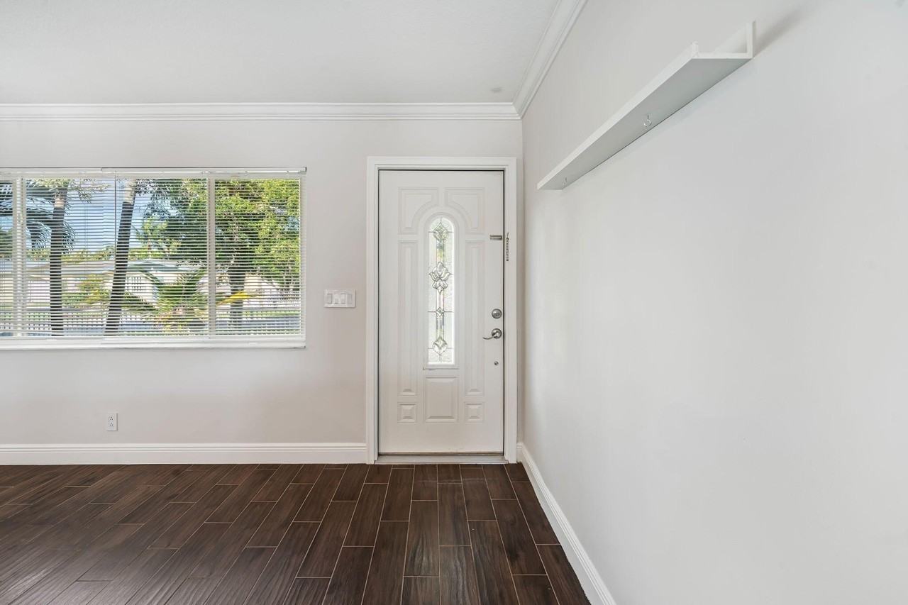 3428 Capri Rd - Photo 4 of 27