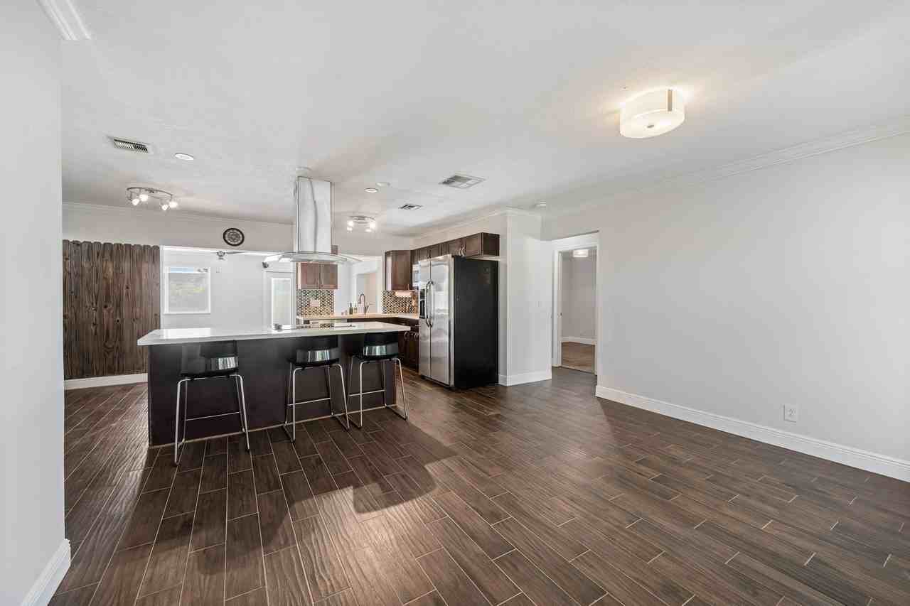 3428 Capri Rd - Photo 5 of 27