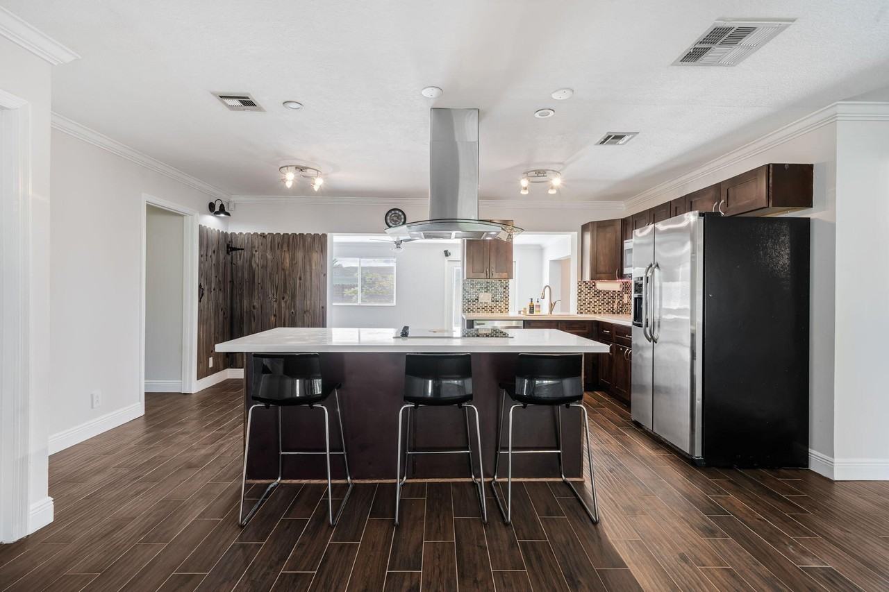 3428 Capri Rd - Photo 6 of 27