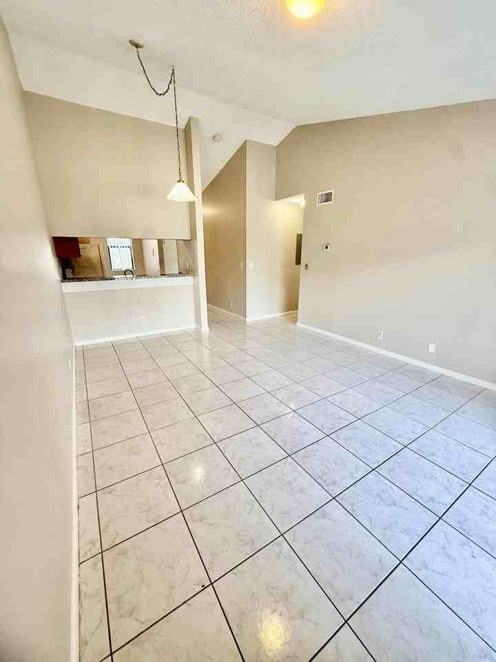 11632 Nw 23rd Ct - Photo 5 of 14