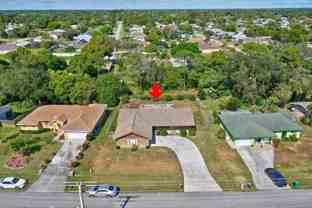 543 Se Greenway Ter - Photo 1 of 1