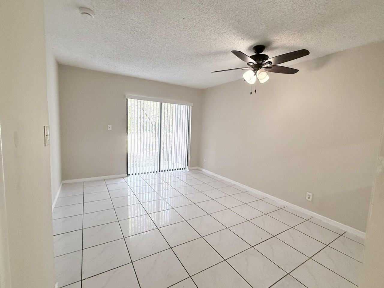 11638 Nw 23rd Ct - Photo 3 of 8