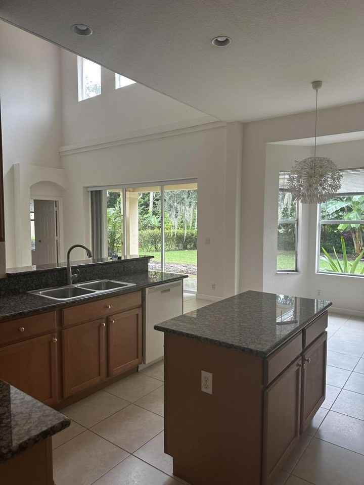 8120 Bautista Way - Photo 3 of 31