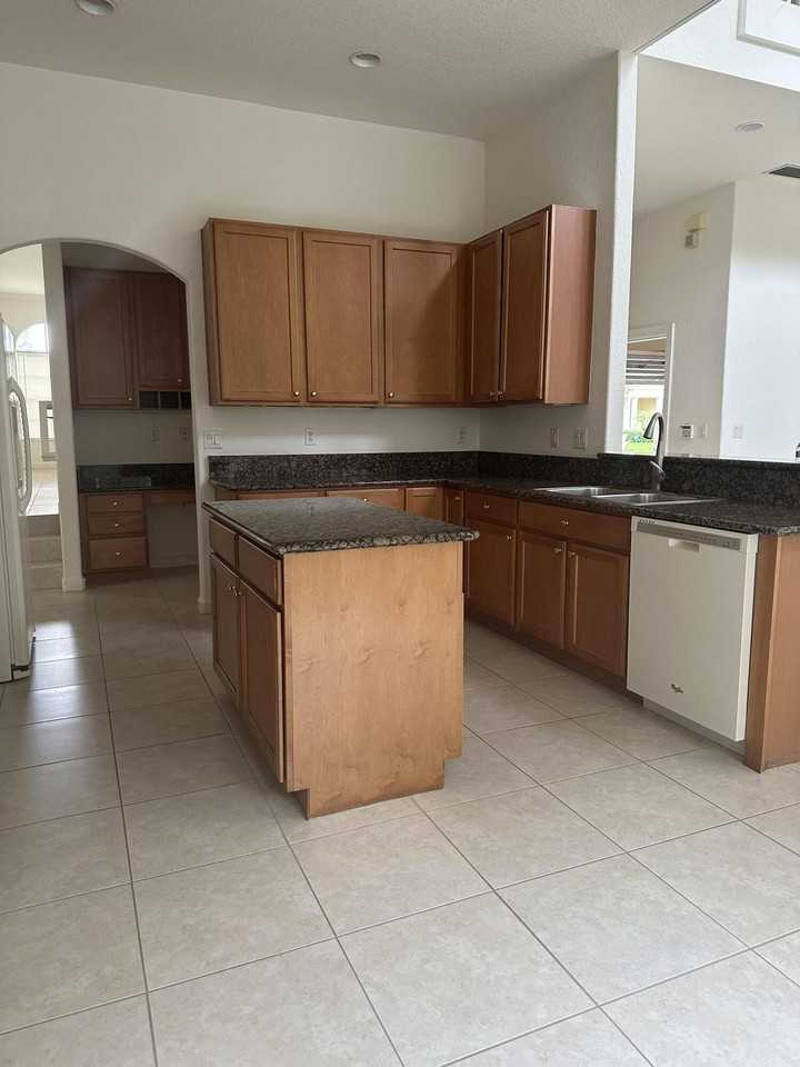 8120 Bautista Way - Photo 4 of 31
