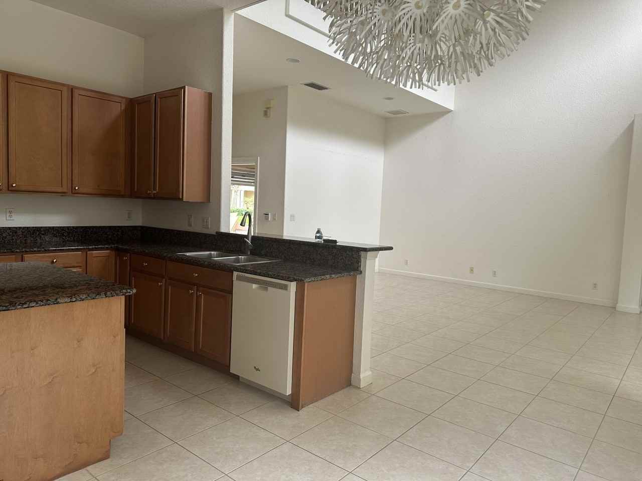 8120 Bautista Way - Photo 5 of 31