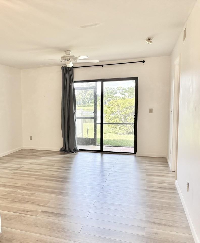 2071 Nw 21st Ter - Photo 5 of 13