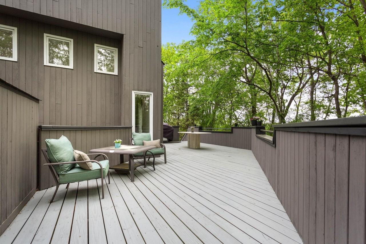 2925 Minnehaha Curv - Photo 3 of 47