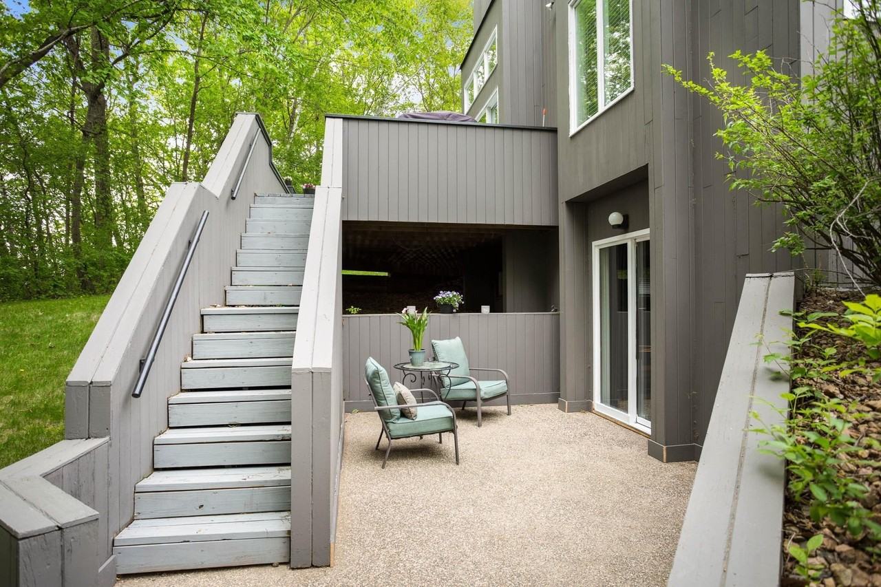 2925 Minnehaha Curv - Photo 5 of 47