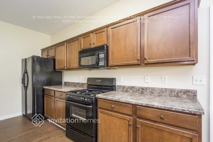 372 Kyles Cir - Photo 3 of 21
