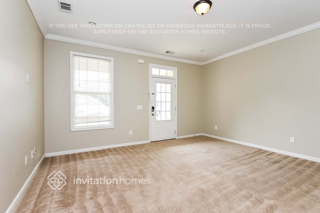 108 Holcomb Manor Dr - Photo 4 of 21