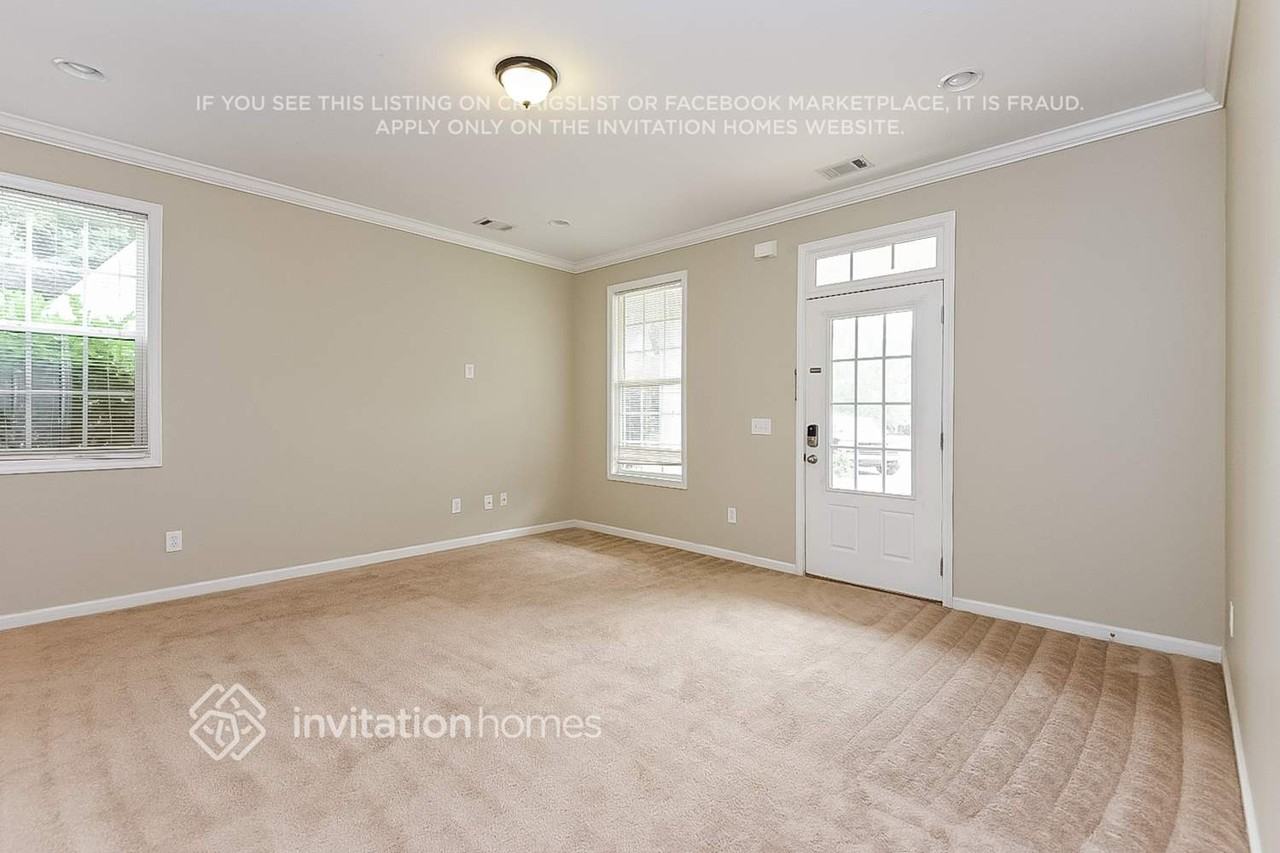108 Holcomb Manor Dr - Photo 5 of 21