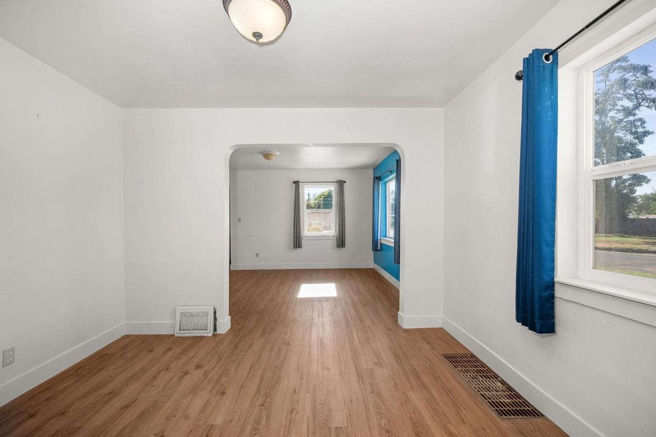 2228 N Morton St - Photo 4 of 14