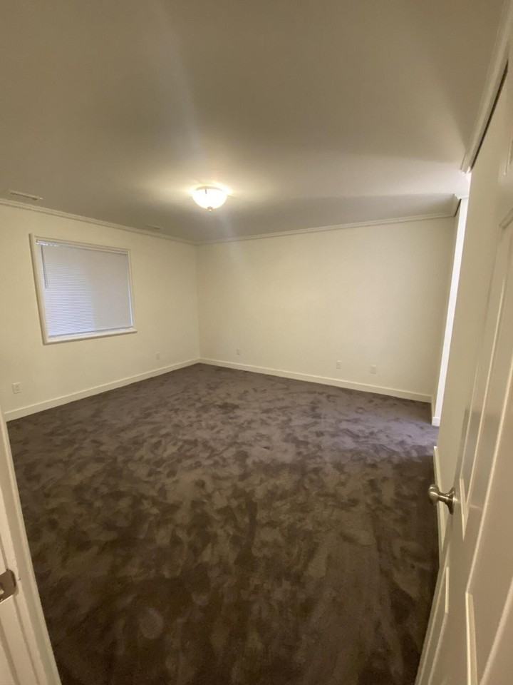 2218 Graystone Dr - Photo 6 of 16