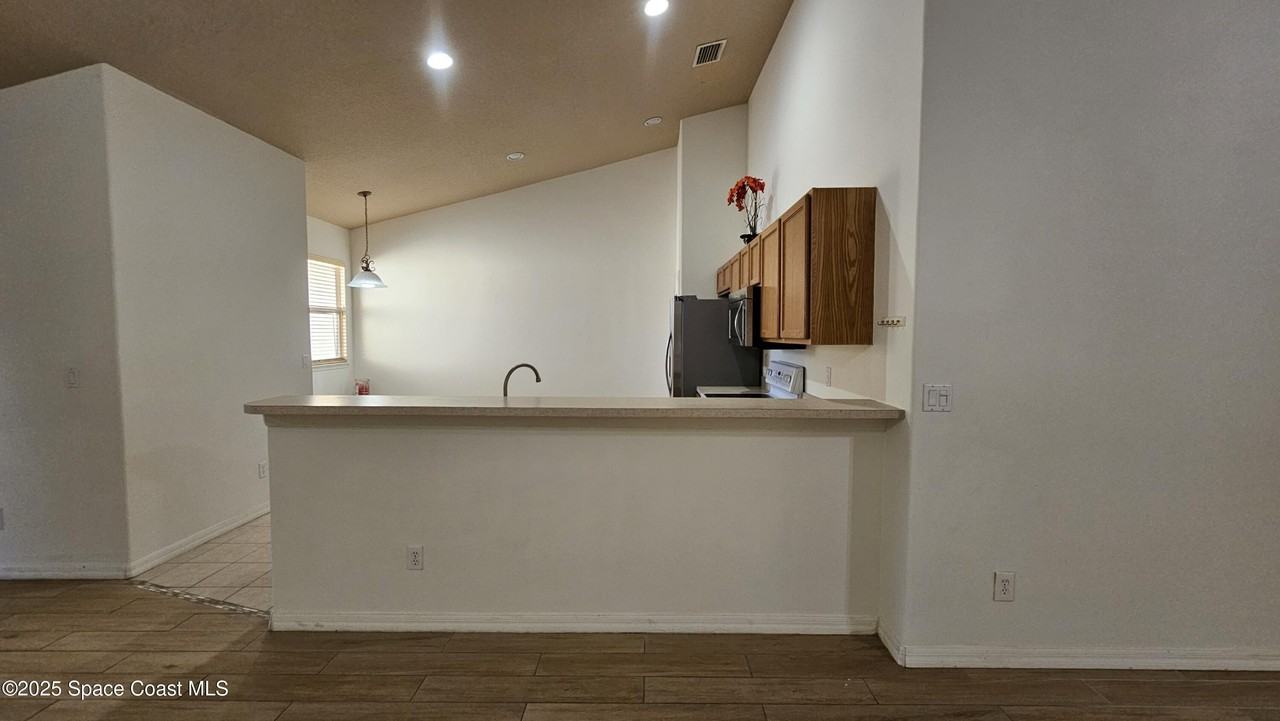 1020 Venetian Dr #202 - Photo 5 of 13