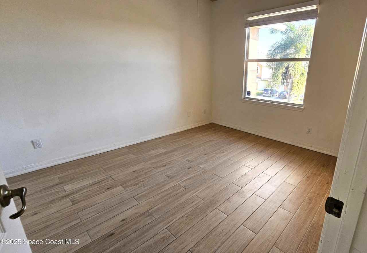 1020 Venetian Dr #202 - Photo 6 of 13