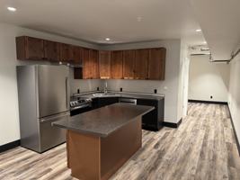 featured image of 826 W 8th St #826
