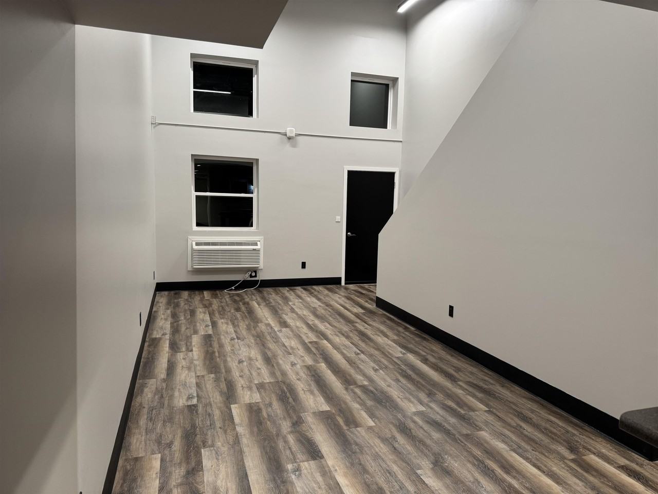 826 W 8th St #826 - Photo 6 of 15