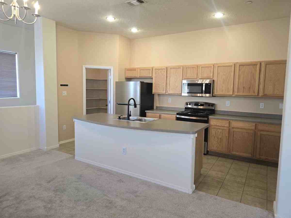 4524 Santa Elena St #C - Photo 5 of 19