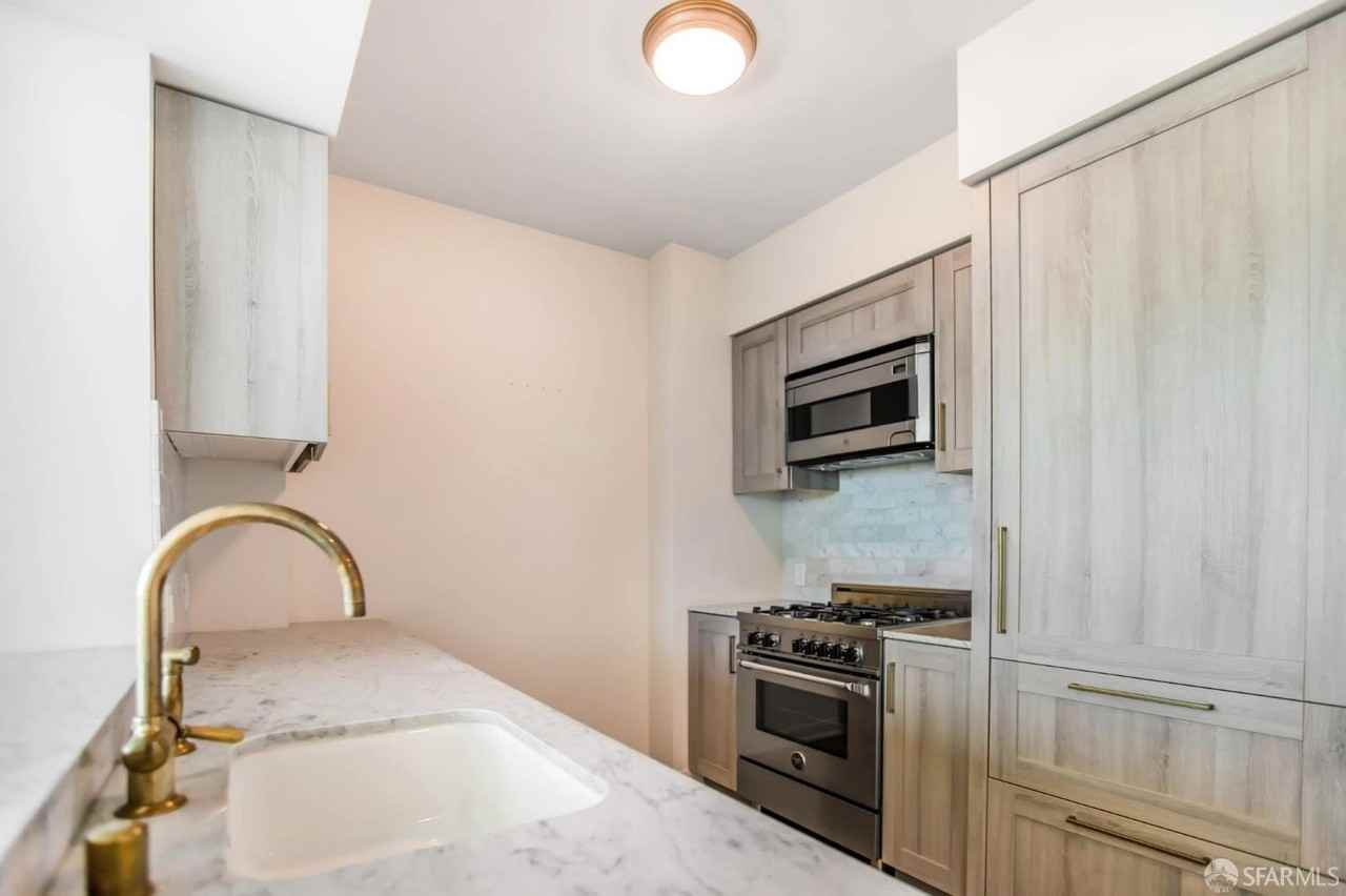 401 Harrison St #7G - Photo 5 of 30