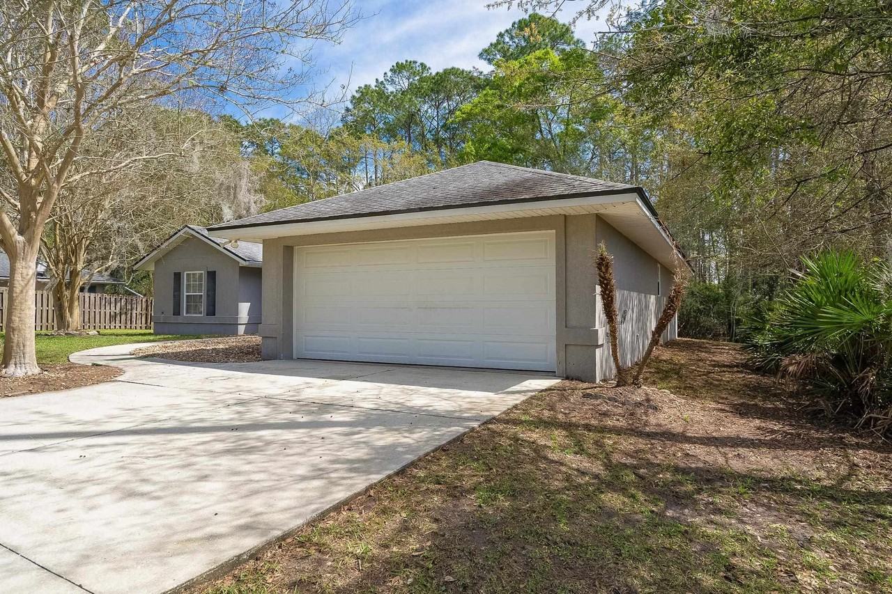 4040 Red Pine Ln - Photo 5 of 50