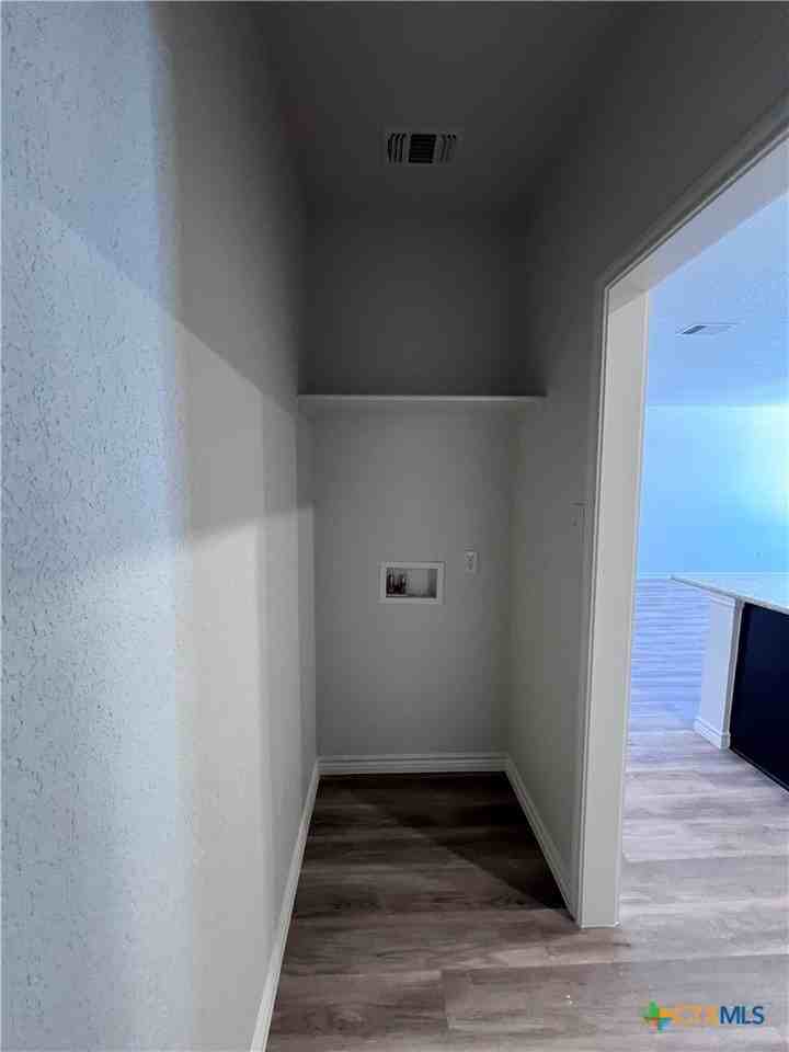111 Levi Ct - Photo 5 of 9