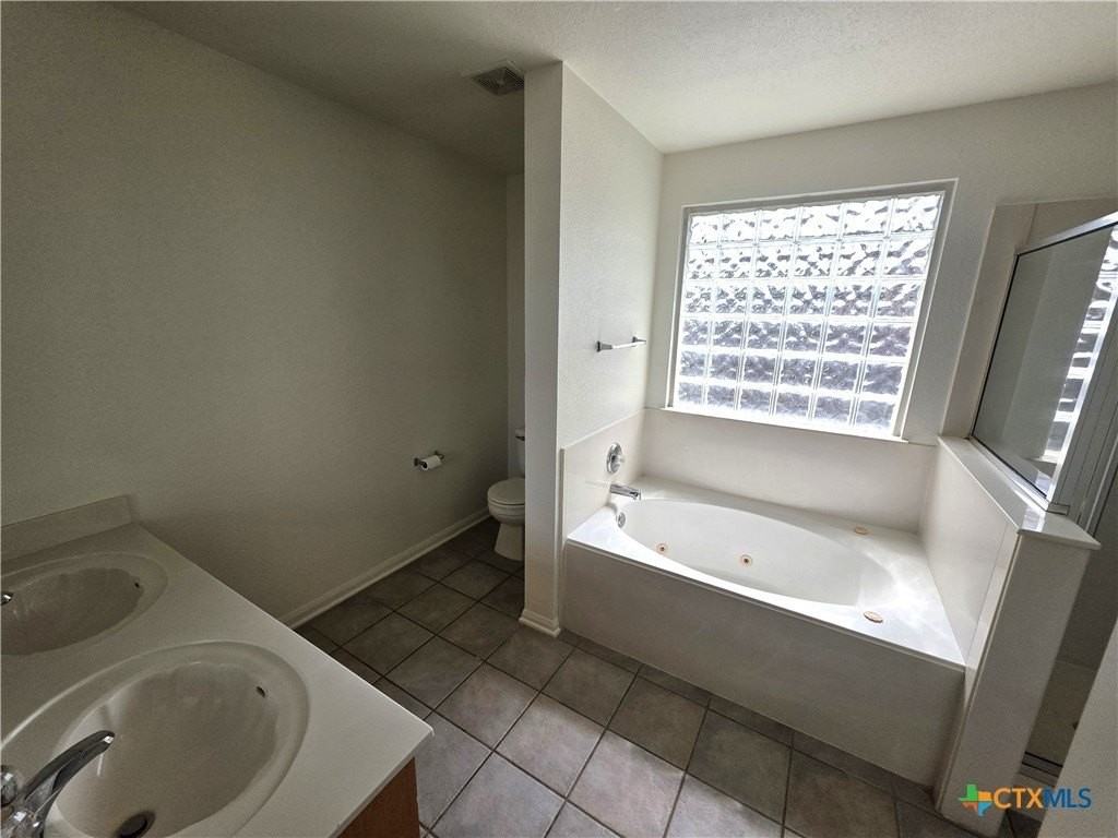 2402 Mikulec Dr - Photo 7 of 12