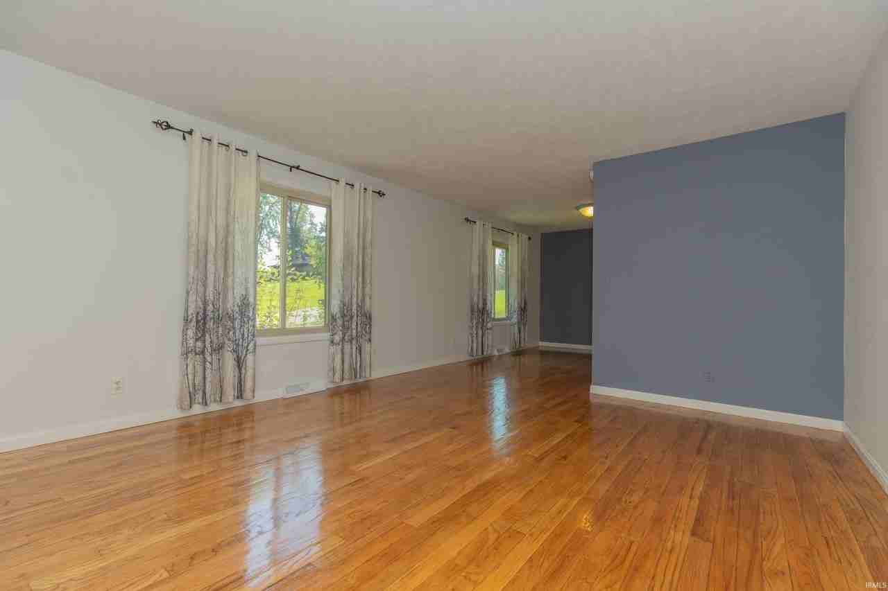 5122 Woodridge Dr - Photo 2 of 27