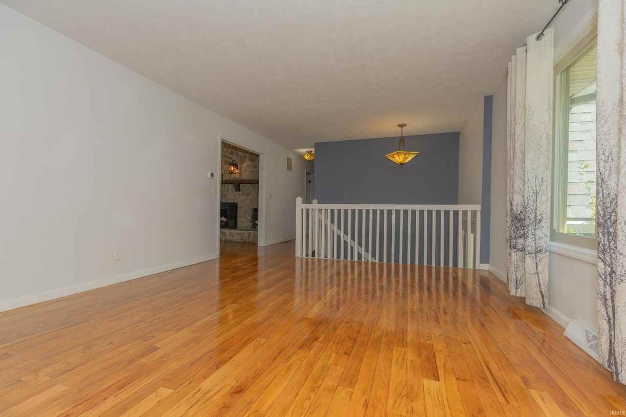 5122 Woodridge Dr - Photo 3 of 27