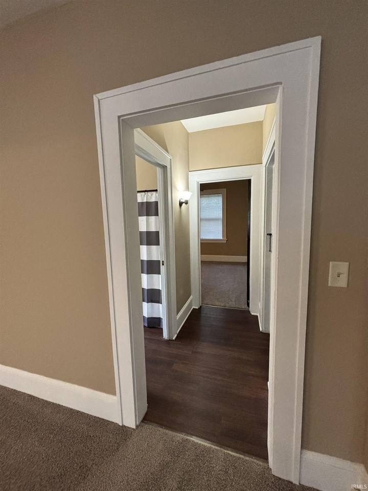 1119 Se Riverside Dr #D - Photo 6 of 9