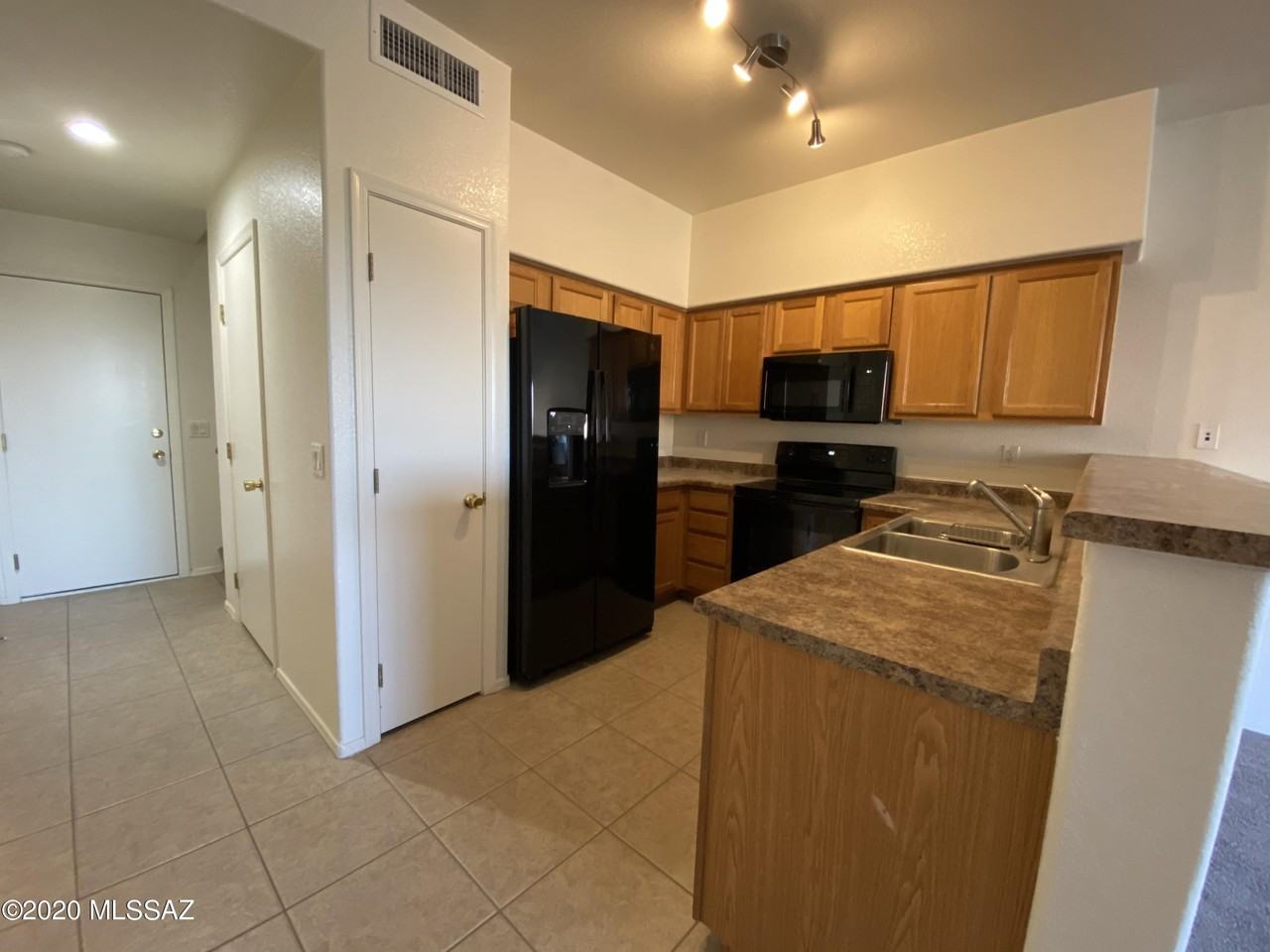 1265 E Weimer Cir #58 - Photo 2 of 20