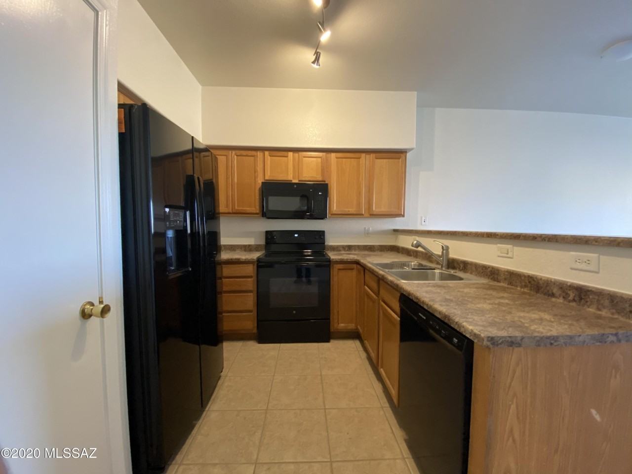 1265 E Weimer Cir #58 - Photo 4 of 20